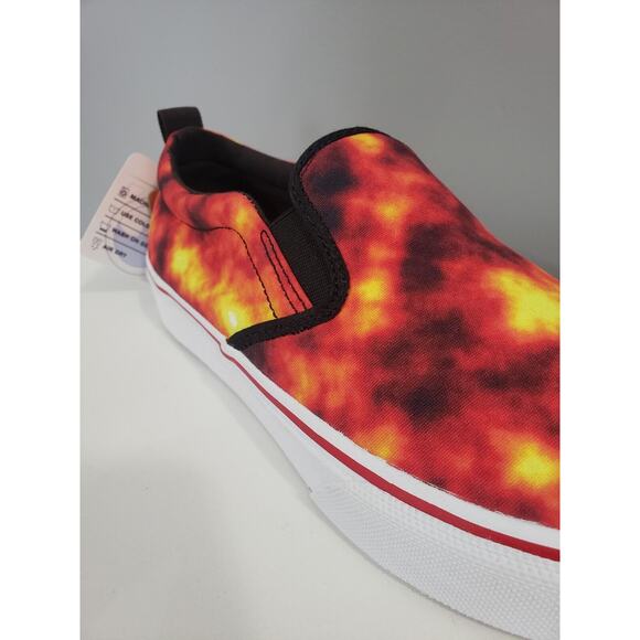 NEW Slip On‎ Street Fame Lava Flames Canvas Big Kid Sneakers Size 3 - 405712L - Picture 4 of 7